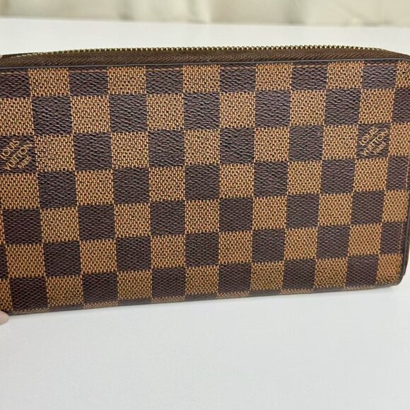 Louis Vuitton Damier Ebene Large Wallet Classic Brown Checkered Design Zippered - Picture 6 of 8